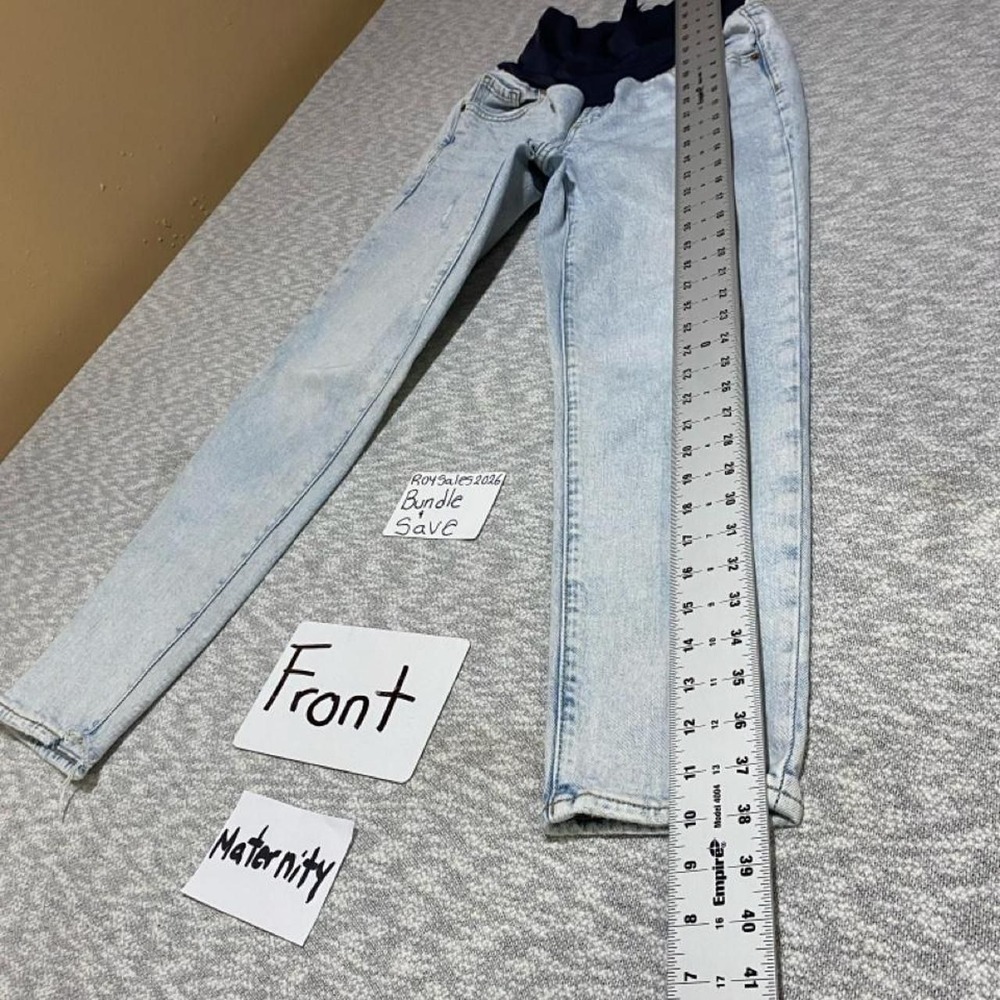 Old Navy Light wash maternity jeans with stretchy waistband women 4. SKU-C238